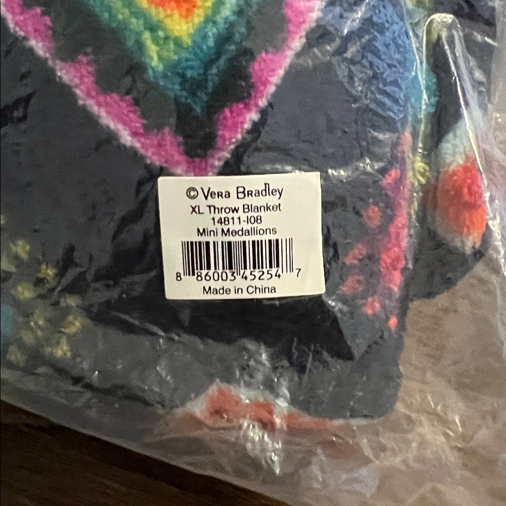 Vera Bradley Mini Medallions XL Throw Blanket - Picture 2 of 2